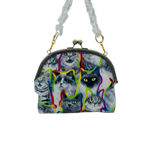 Purse with cats online on it